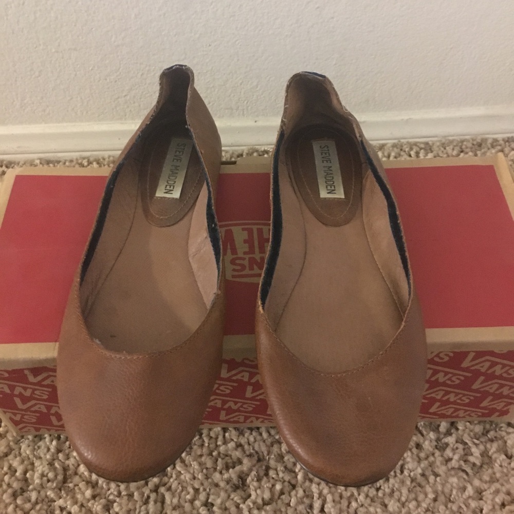 Steve Madden brown leather flats size 9